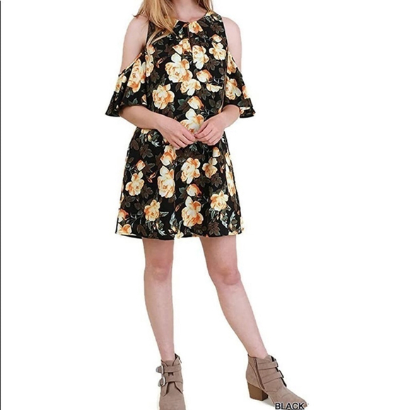 Umgee Dresses & Skirts - Umgee Cold Shoulder Floral Dress Size Small